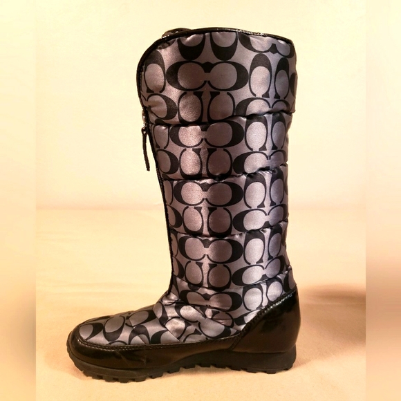 STYLISH AUTHENTIC COACH RAIN BOOTS - Picture 6 of 11